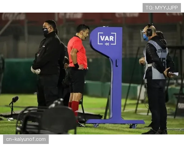 VAR改判规则如何界定场上判罚与视频回放权威性